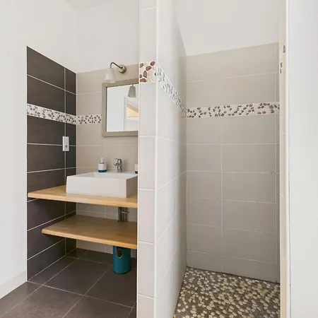 800m De La Plage, Maison Avec Terrasse Pour 6 Nyaraló